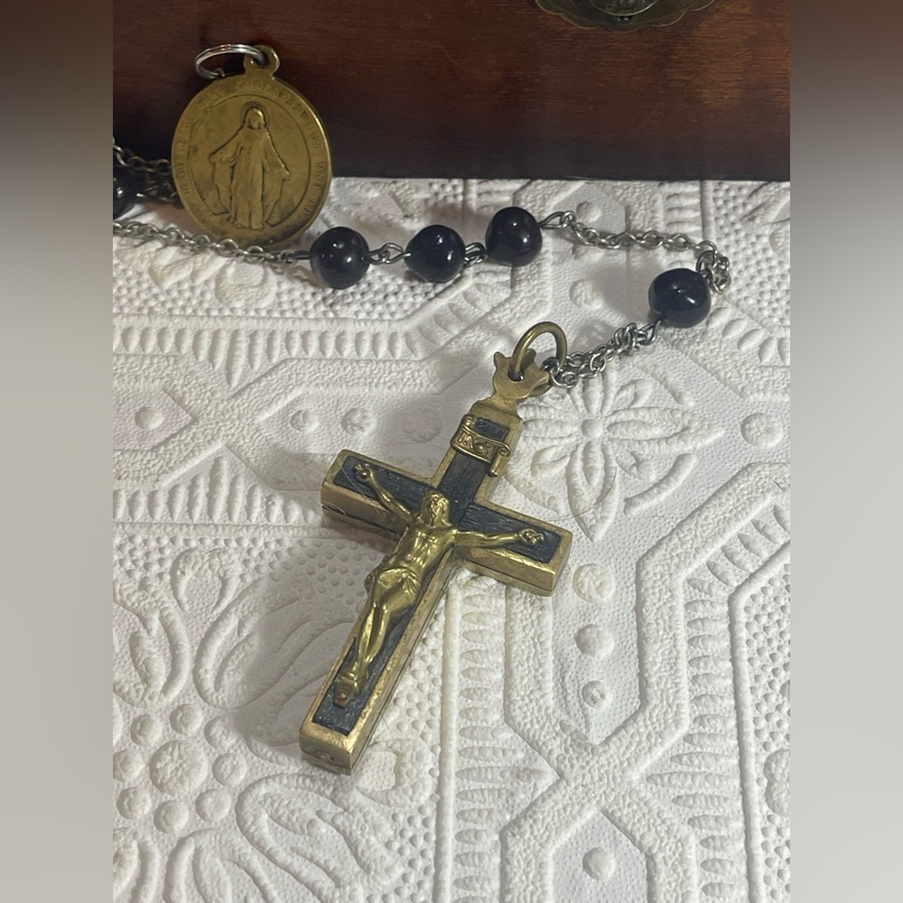 Silver and Black Rosary Necklace - Picture 4 of 16